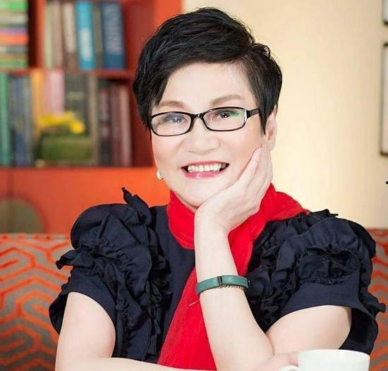 张小燕最新爆料新闻直播,娱乐圈最新爆料大揭秘！